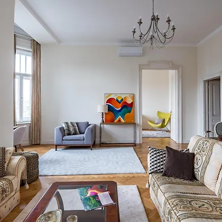 Vaci Prestige Salon Apartment